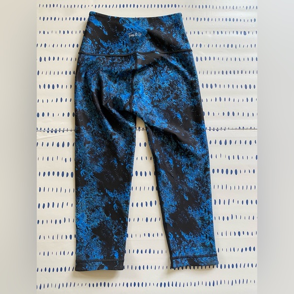 Tone It Up Black and Blue Tie Dye Capris - Picture 4 of 4